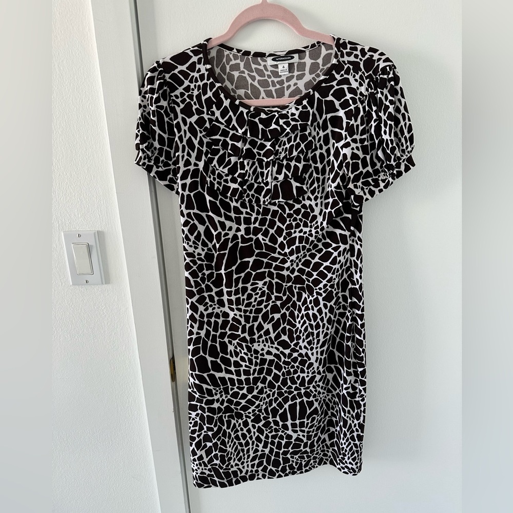 Intermision dress brown/ whit size 4